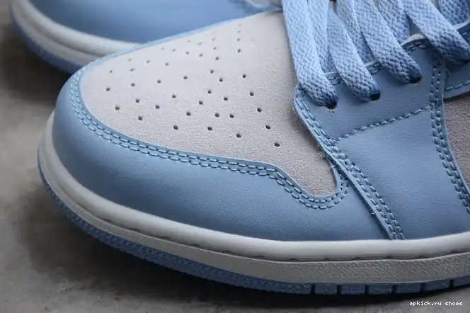Cheap Blue University DC0774-050 Low Jordan (W) 1 0516